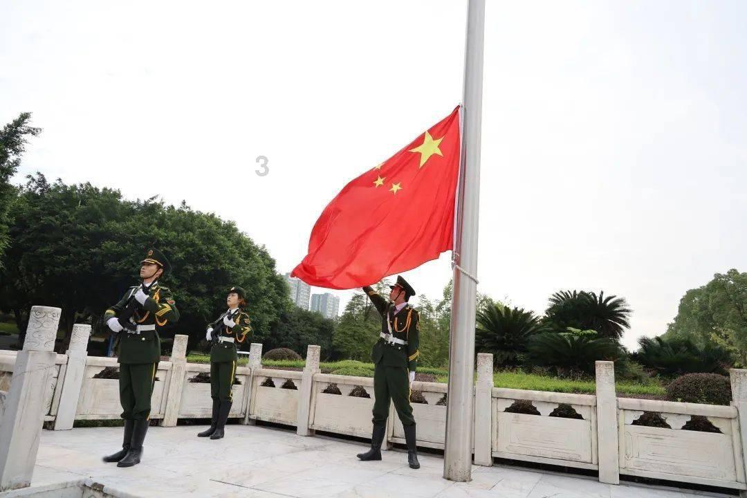 连接正负极